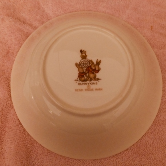 FIRM: NEW Vintage, BUNNYKINS, children's serving set never used - Picture 7 of 10